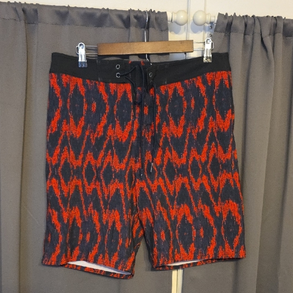 American Eagle Outfitters Red/Black‎ Board Shorts Swim Trunks Pockets Sz M EUC